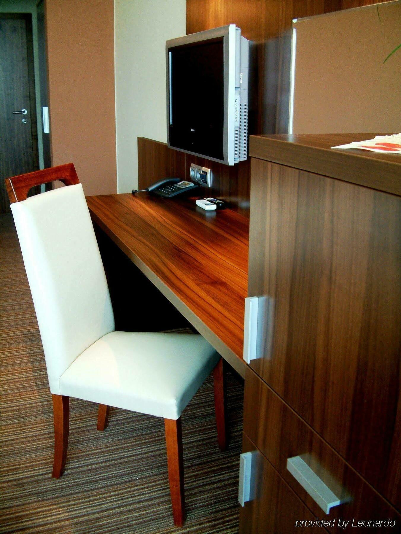 Szálloda Hotel Bratislava Pozsony