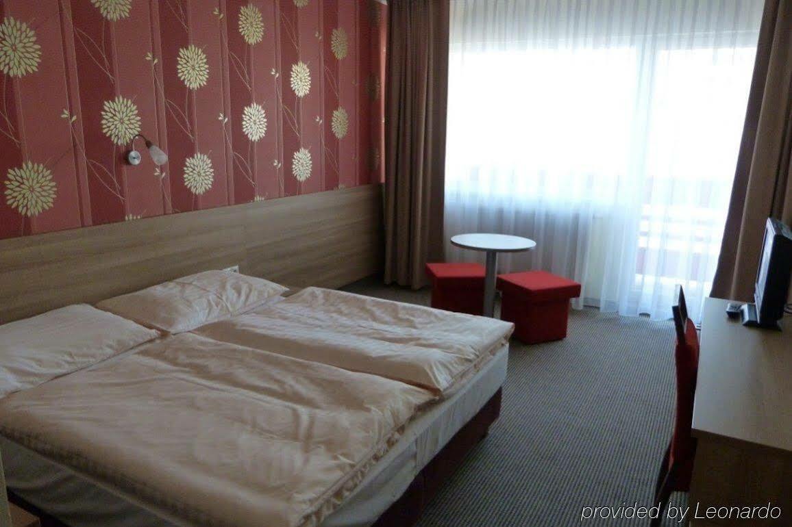 Szálloda Hotel Bratislava Pozsony